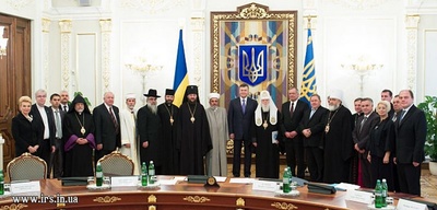 2012.10.17_uccro_yanukovych_kyiv_10b_irs.in.ua_400 2012.10.17_uccro_yanukovych_kyiv_10b_irs.in.ua_400