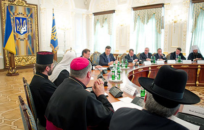 2013.04.23_uccro_yanukovych_kyiv_3m_irs.in.ua_400 2013.04.23_uccro_yanukovych_kyiv_3m_irs.in.ua_400