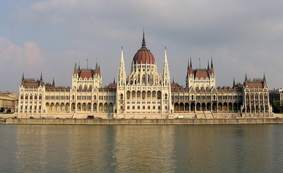 800pxbudapest_parliament_4604_400 800pxbudapest_parliament_4604_400